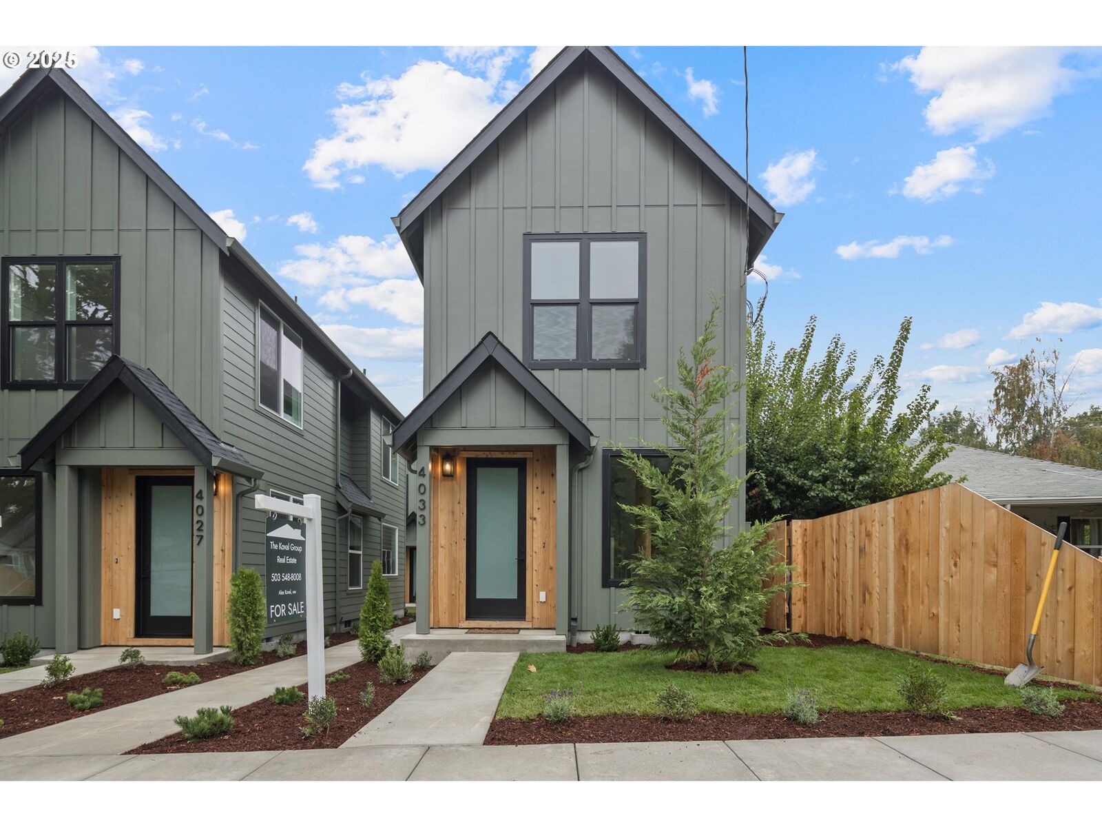 Property Photo:  4033 SE Tibbetts St  OR 97202 