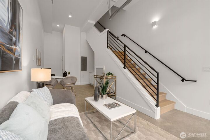 Property Photo:  6245  Airport Way S B  WA 98108 