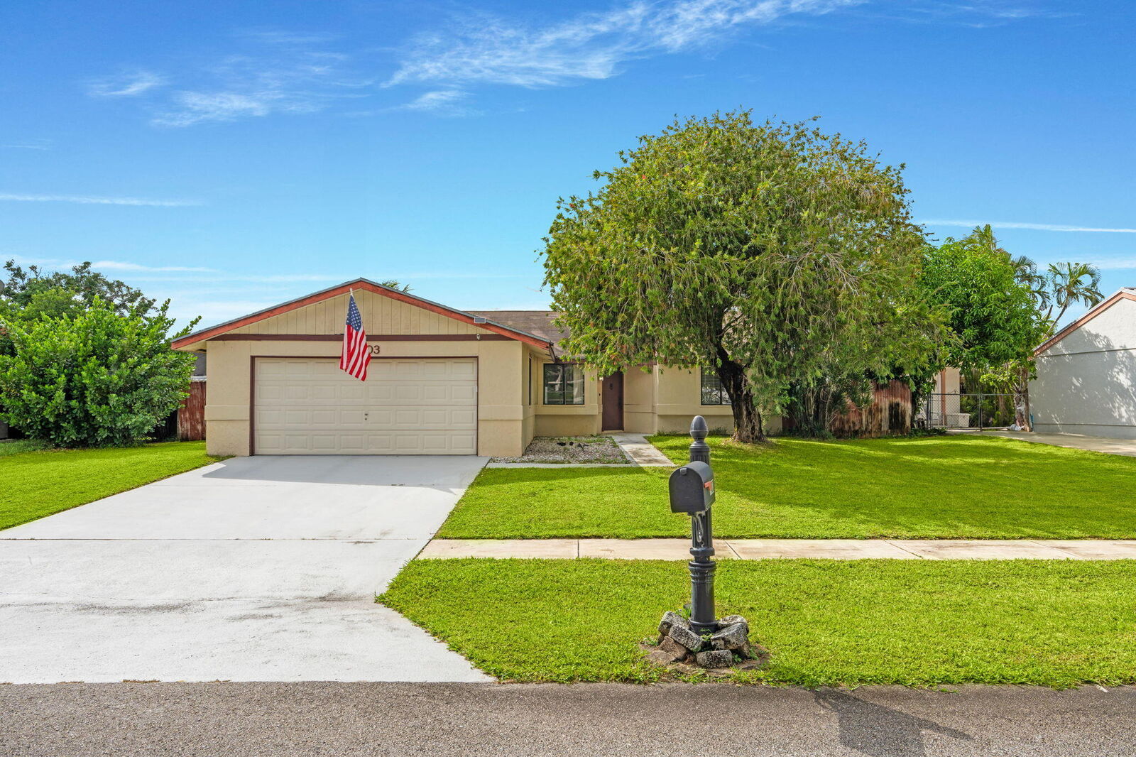 Property Photo:  1403 Donwoods Lane  FL 33411 