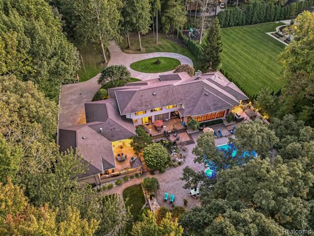 Property Photo: 17477 Iris Circle MI 48036