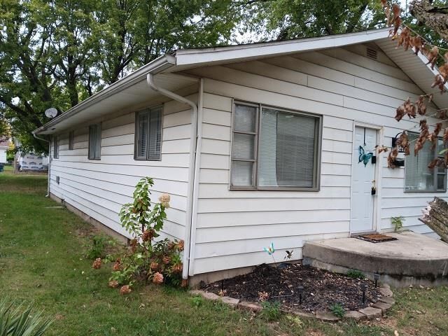 Property Photo:  106 NW G Street  IN 47374 