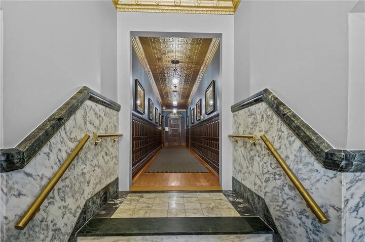 Property Photo:  423 Hope Street 1A  RI 02809 