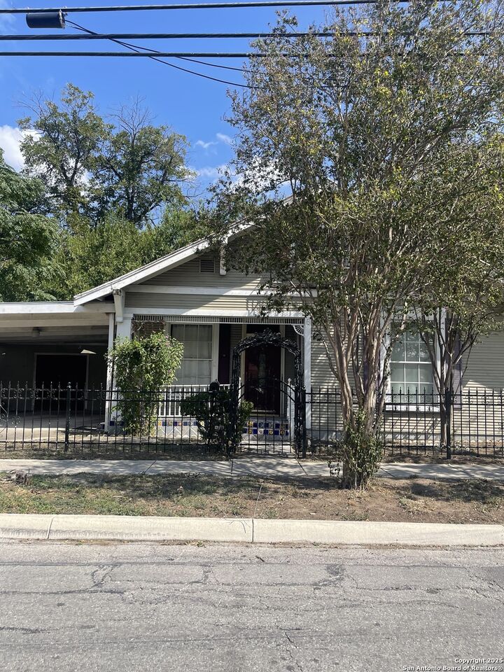 Property Photo:  710 Labor  TX 78210 