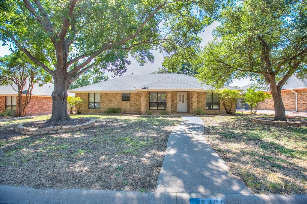 Property Photo: 3429 Cedarhill Dr TX 76904