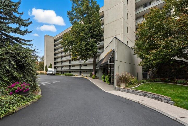 Property Photo: 700 W 7th Ave 806 WA 99204