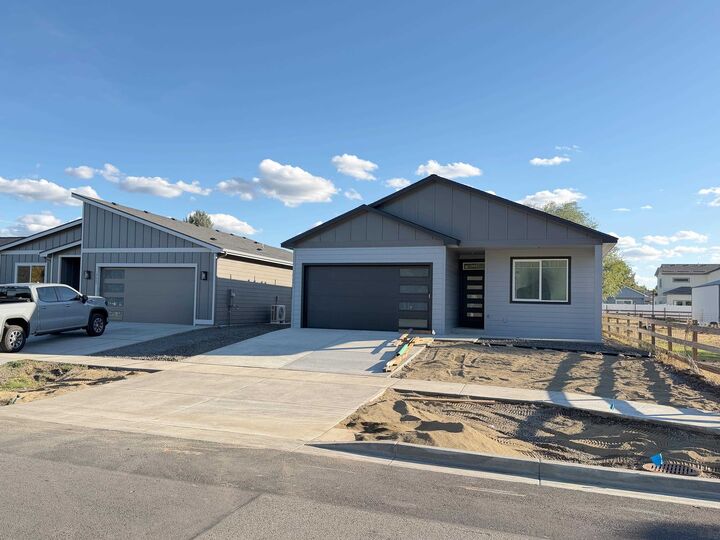 Property Photo:  18616 E Riverway Ave  WA 99016 