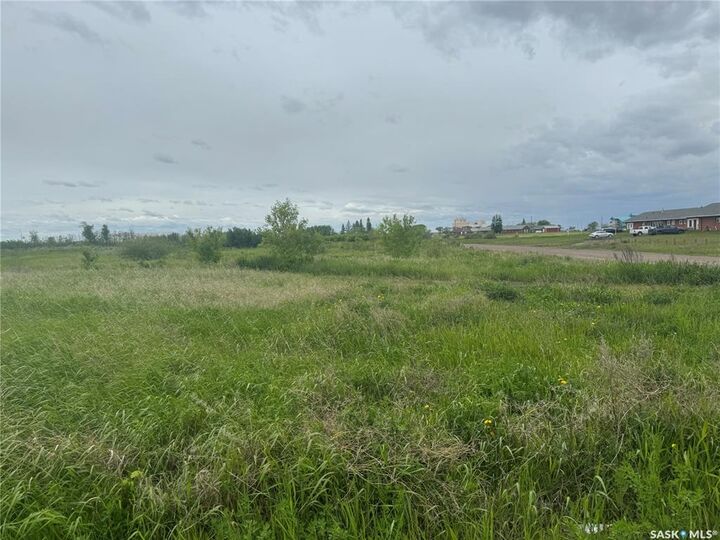 Property Photo:  751 25th Street W  SK S6V 4N7 