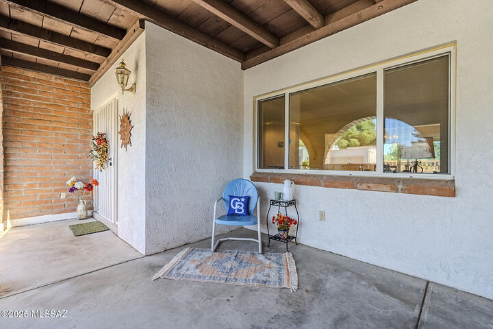 Property Photo:  236 E Paseo Churea  AZ 85614 