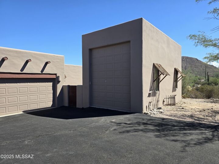 Property Photo:  4880 W McElroy Dr  AZ 85745 