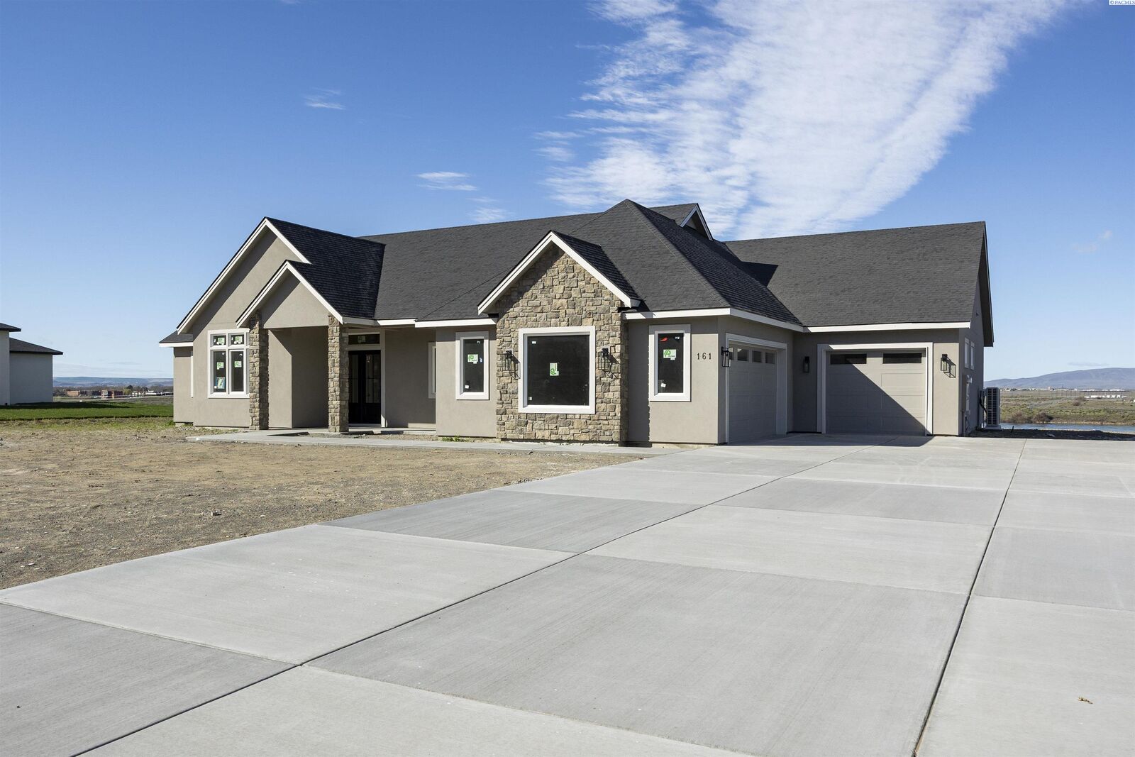 Property Photo: 161 Riviera Drive WA 99301