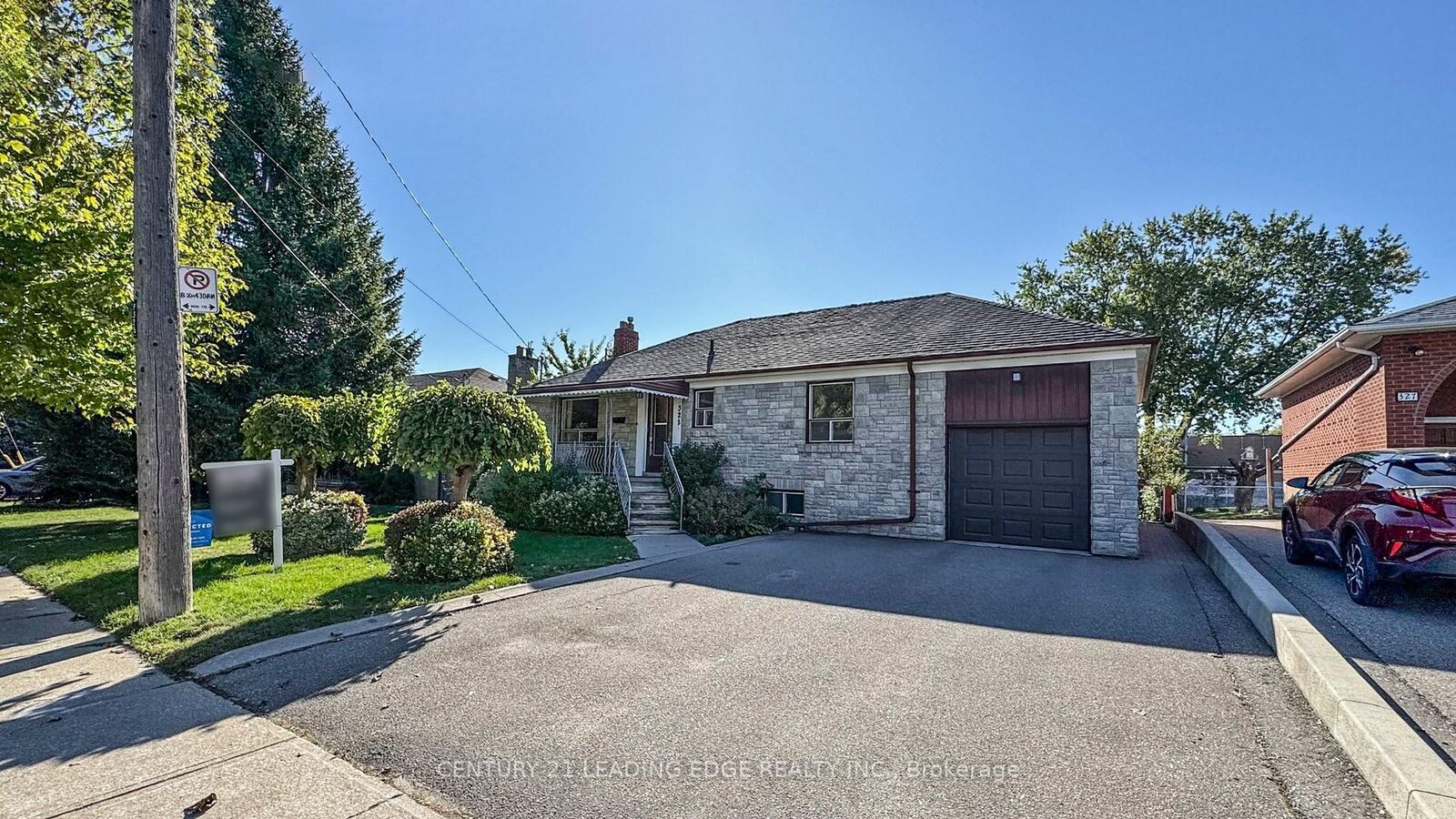 Property Photo: 325 Waterloo Avenue ON M3H 4A4