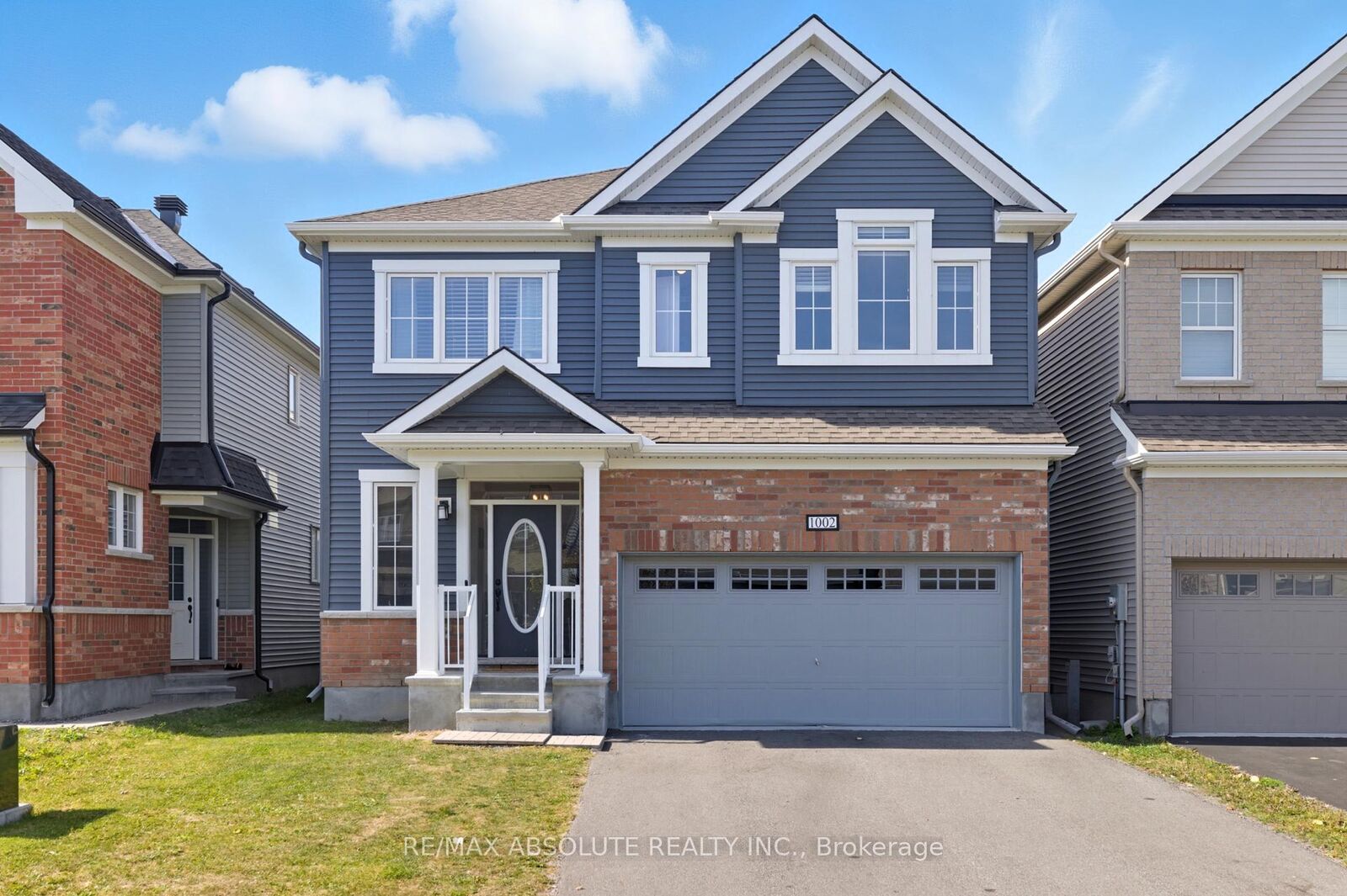 Property Photo:  1002 Cottontail Walk  ON K1G 3H1 
