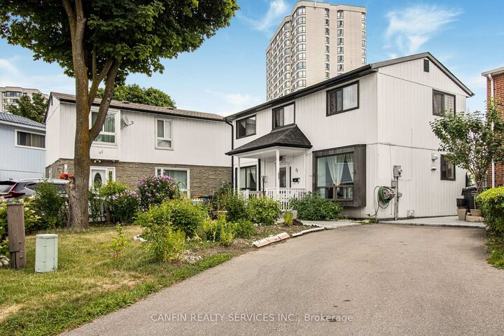 Property Photo: 95 Huntingwood Crescent ON L6S 1S5
