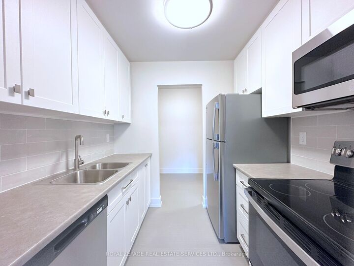 Property Photo: 190 Clark Boulevard 103 ON L6T 4A8
