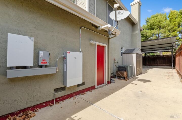 Property Photo:  3121 Ferngrove Way  CA 94531