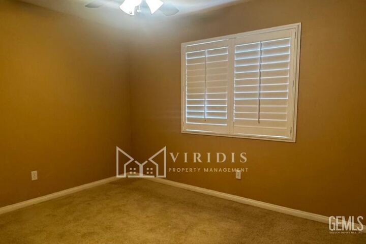 Property Photo: 9800 Cabbage Rose Avenue CA 93311