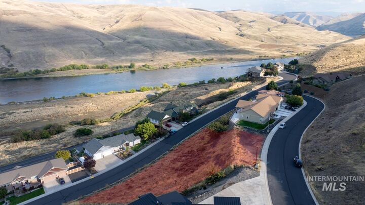 Property Photo: 1493 River Ridge WA 99402
