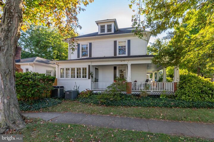 Property Photo: 900 Wolfe Street VA 22401