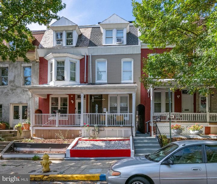 Property Photo:  922 Pear Street  PA 19601 