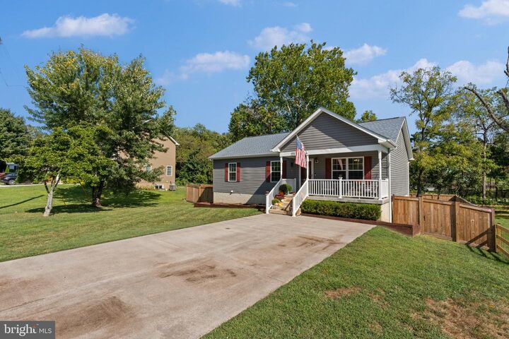 Property Photo: 221 Linden Street VA 20186