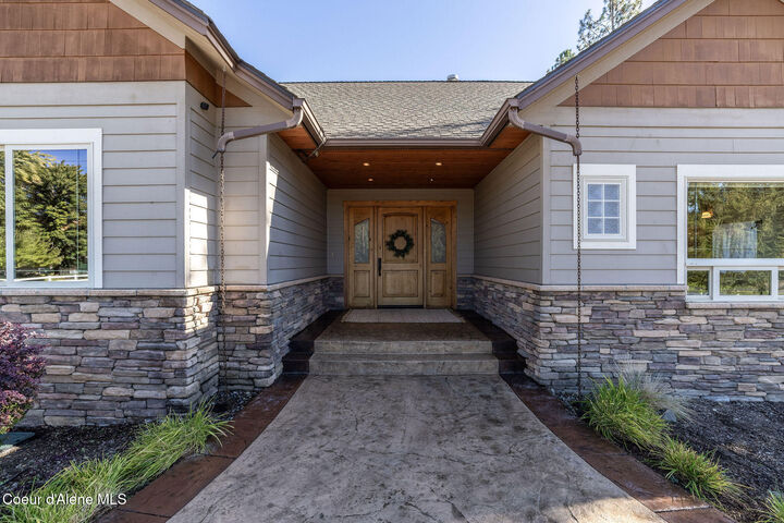 Property Photo:  5960 N 17th St  ID 83815 