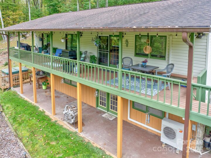Property Photo: 275 Knob Hill Estates Road NC 28779