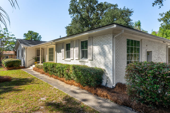 Property Photo: 708 N Magnolia Street SC 29483