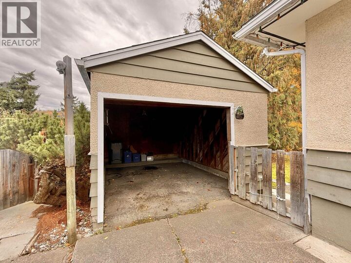 Property Photo:  956 Yorston Avenue  BC V2J 3B1