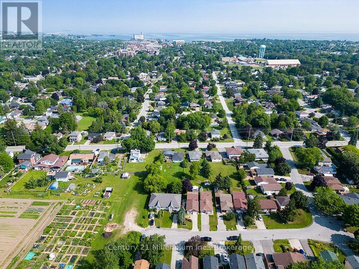 Photo de la propriété: 20 Leslie Drive ON L9Y 4P2