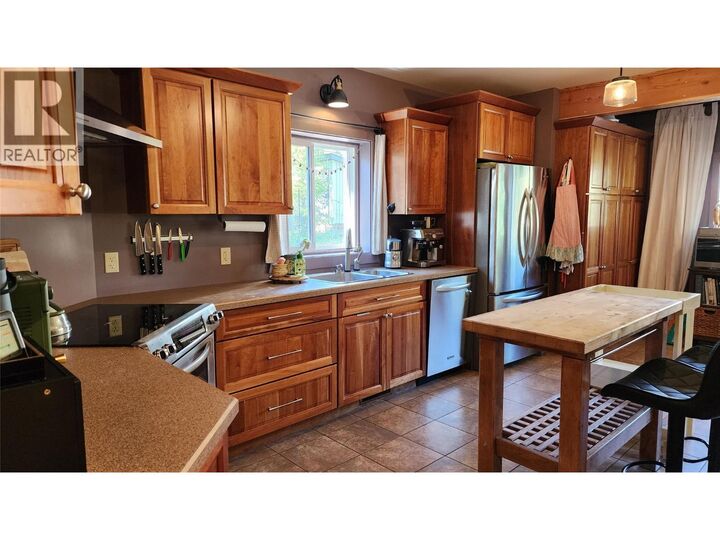 Property Photo: 1731 Cook Avenue BC V0G 1Y0
