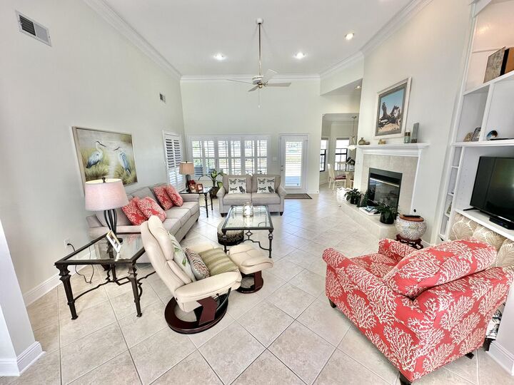 Property Photo: 1453 E Baytowne Avenue FL 32550