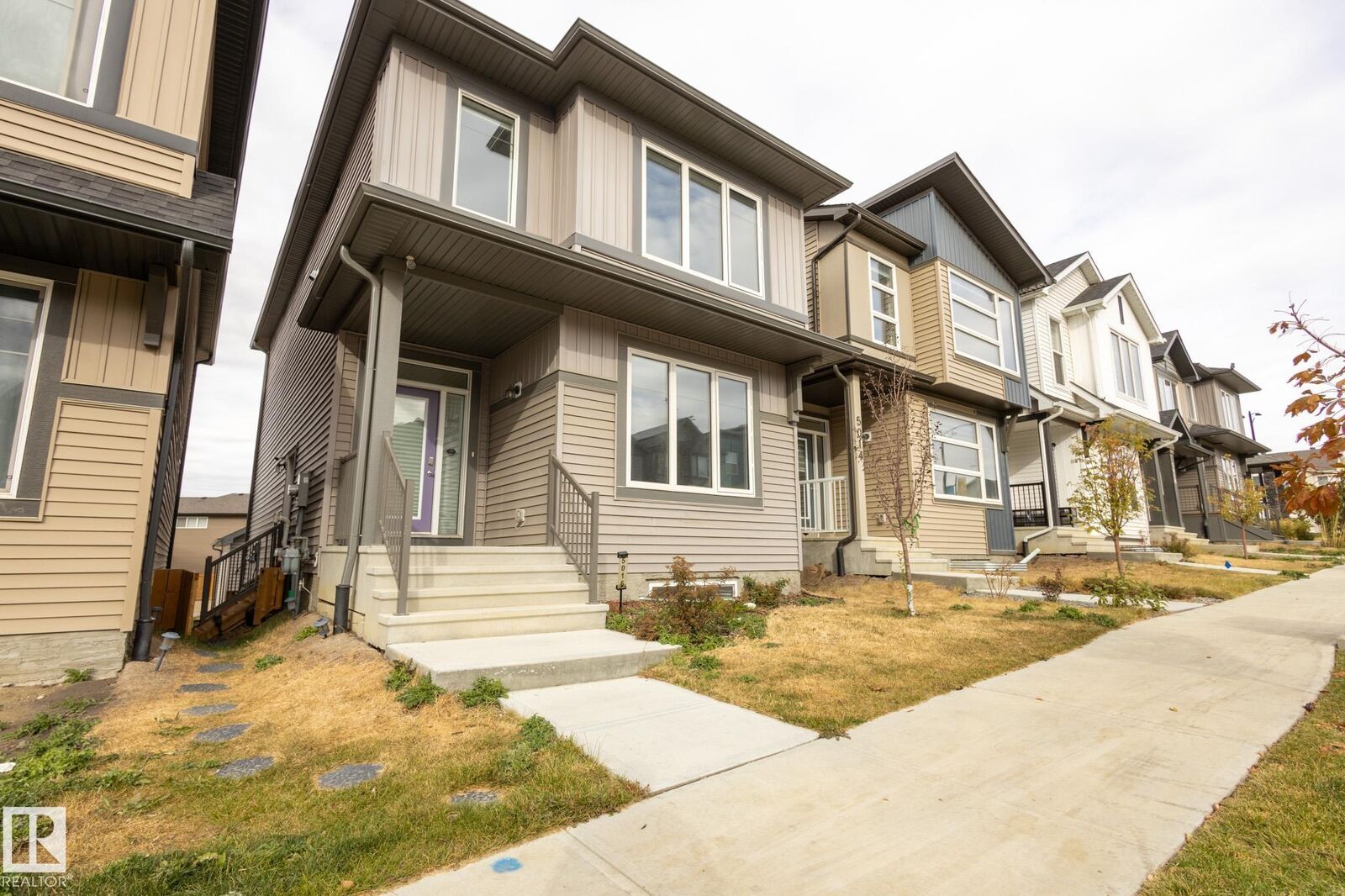 Property Photo: 5016 Kinney Link SW AB T6W 5G4