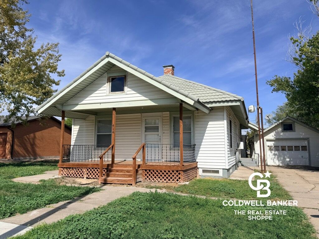 Property Photo:  414 E 5th Street  KS 67871