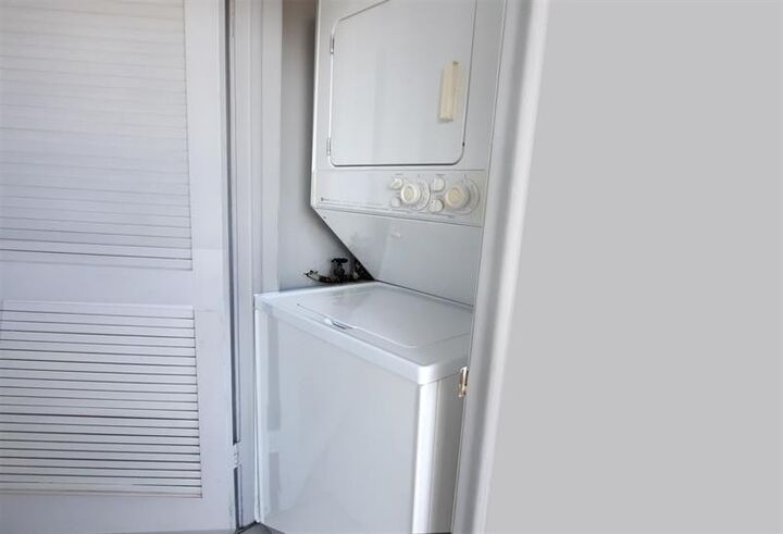 Property Photo: 381 S Hollybrookdrive 204 FL 33025