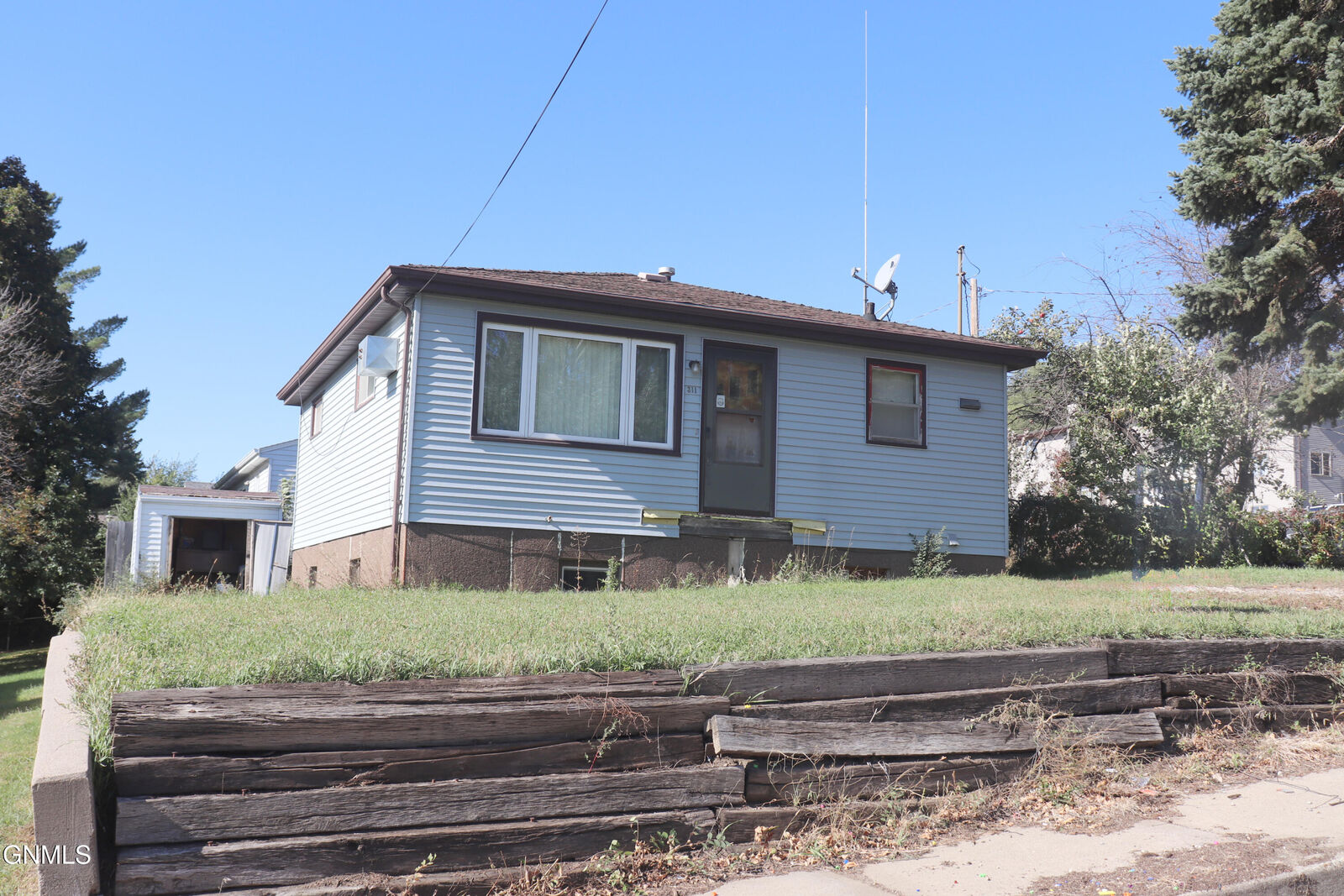 Property Photo: 311 12th Avenue NE ND 58554
