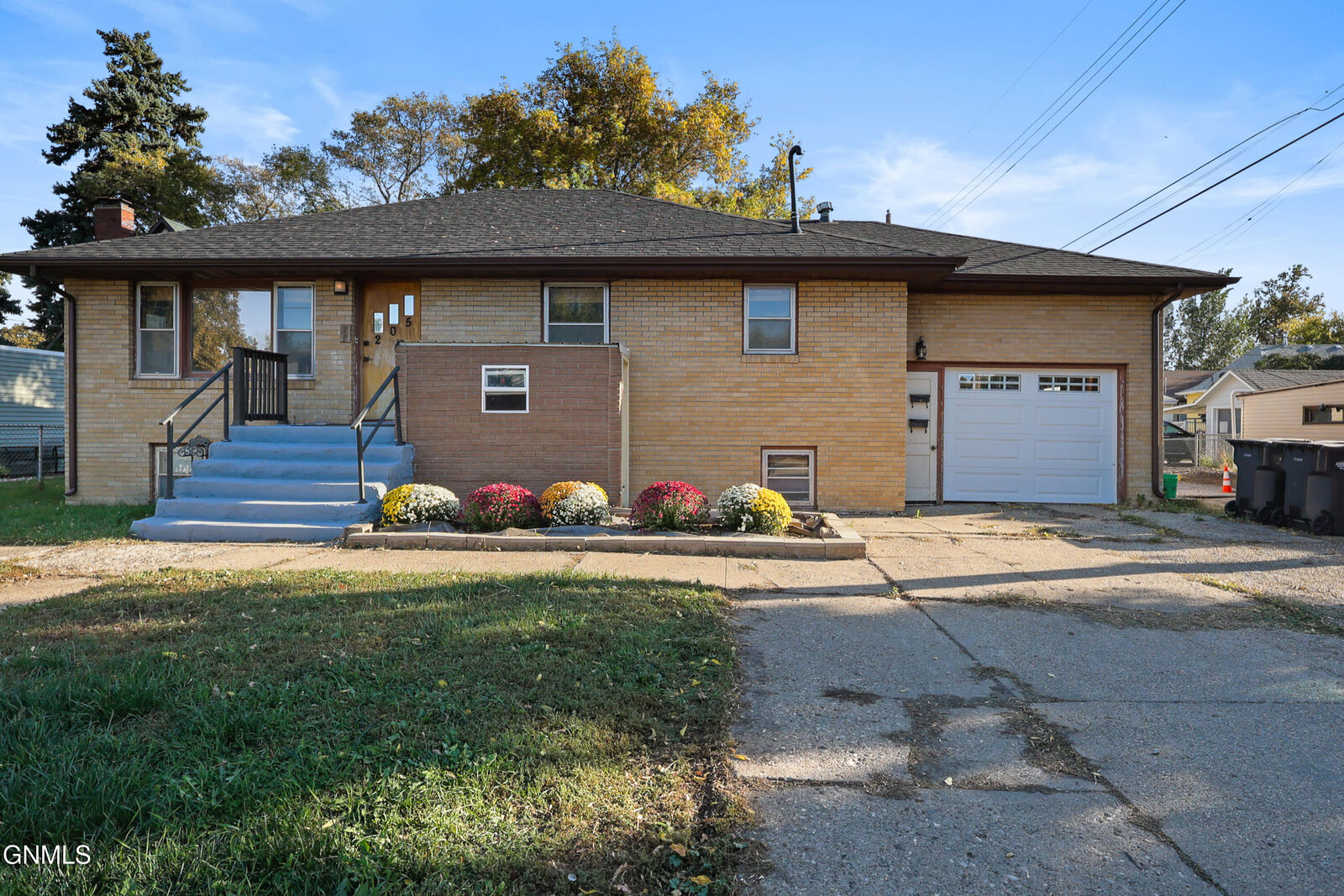 Property Photo:  205 3rd Street NW  ND 58554