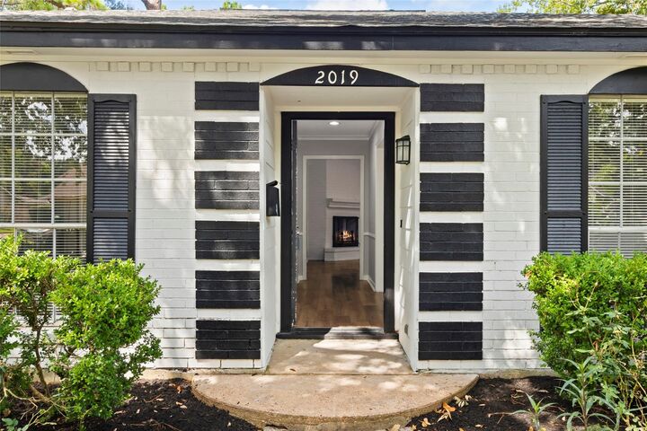 Property Photo: 2019 Shadow Bend Drive TX 77043