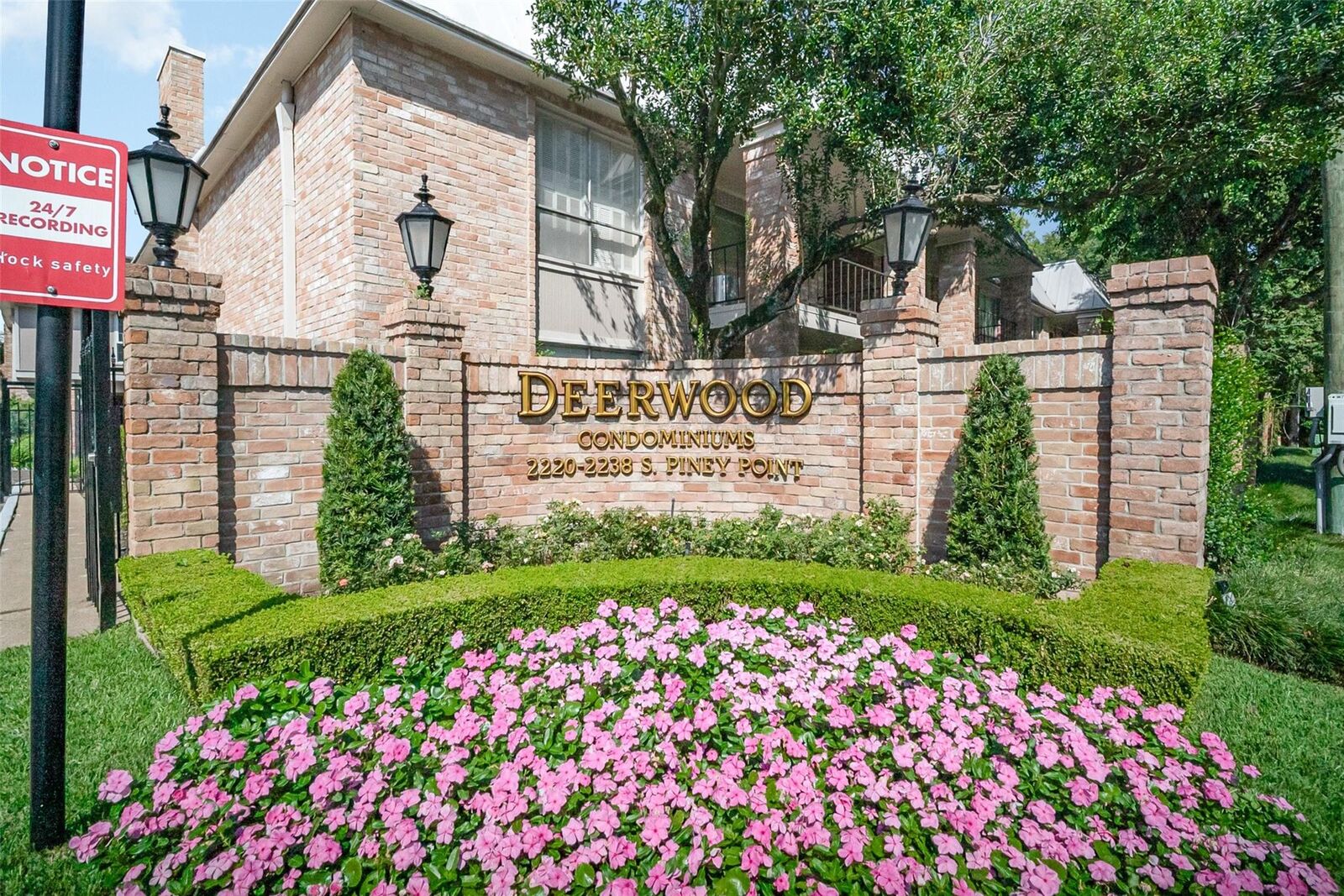 Property Photo: 2230 S Piney Point Road 105 TX 77063