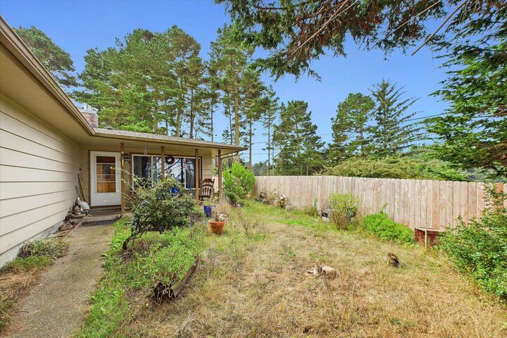Property Photo:  2284 Parkwood Boulevard  CA 95503 