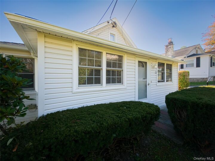 Property Photo:  35 Entrance Way  NY 10541 