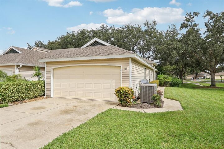 Property Photo: 100 Juniper Way FL 32778