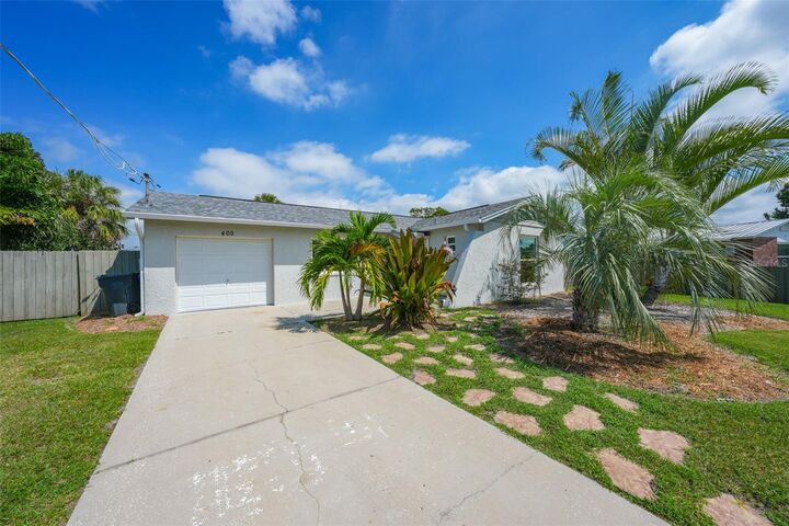 Property Photo: 469 Florida Circle N FL 33572