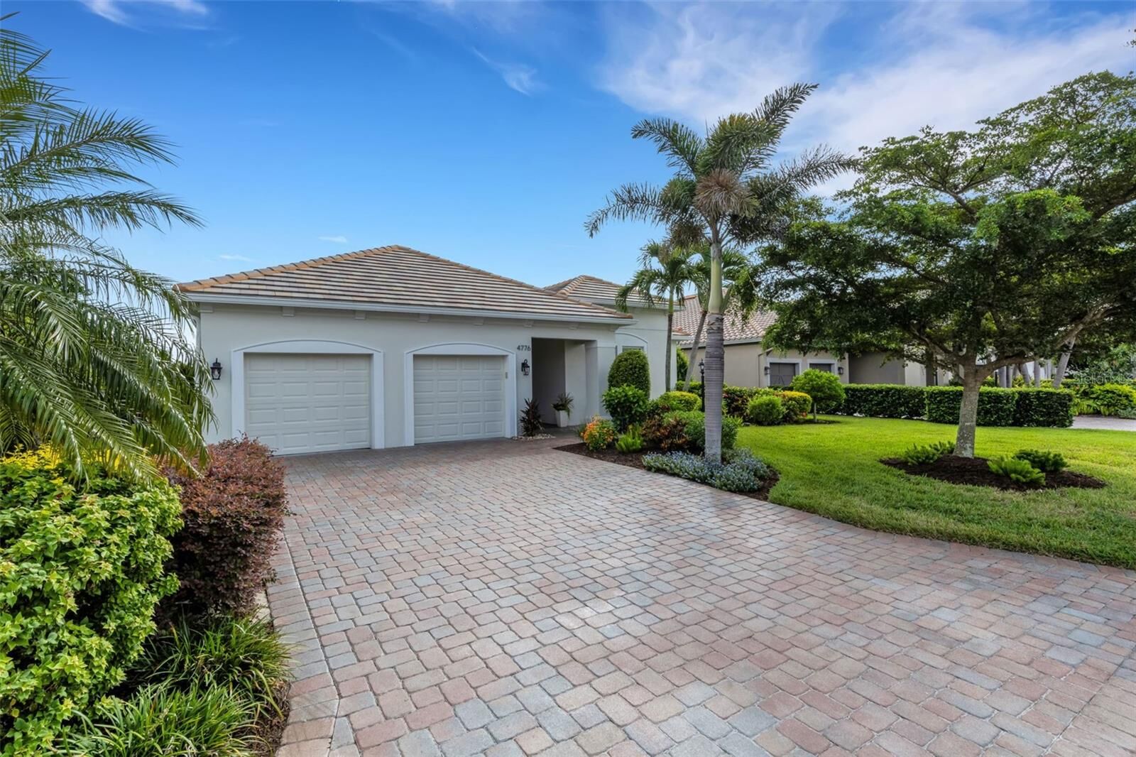 Property Photo: 4776 Royal Dornoch Circle FL 34211
