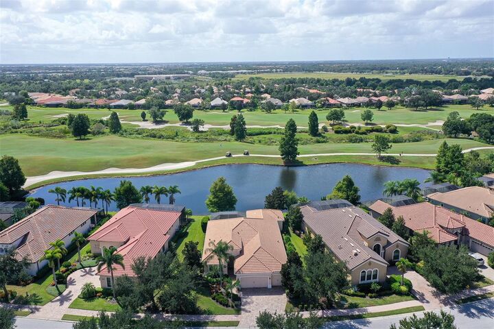 Property Photo:  14718 Secret Harbor Place  FL 34202 