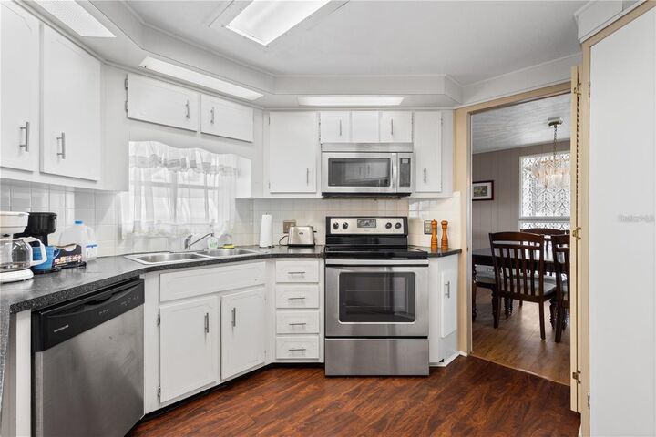 Property Photo: 2100 Kings Highway 175 FL 33980