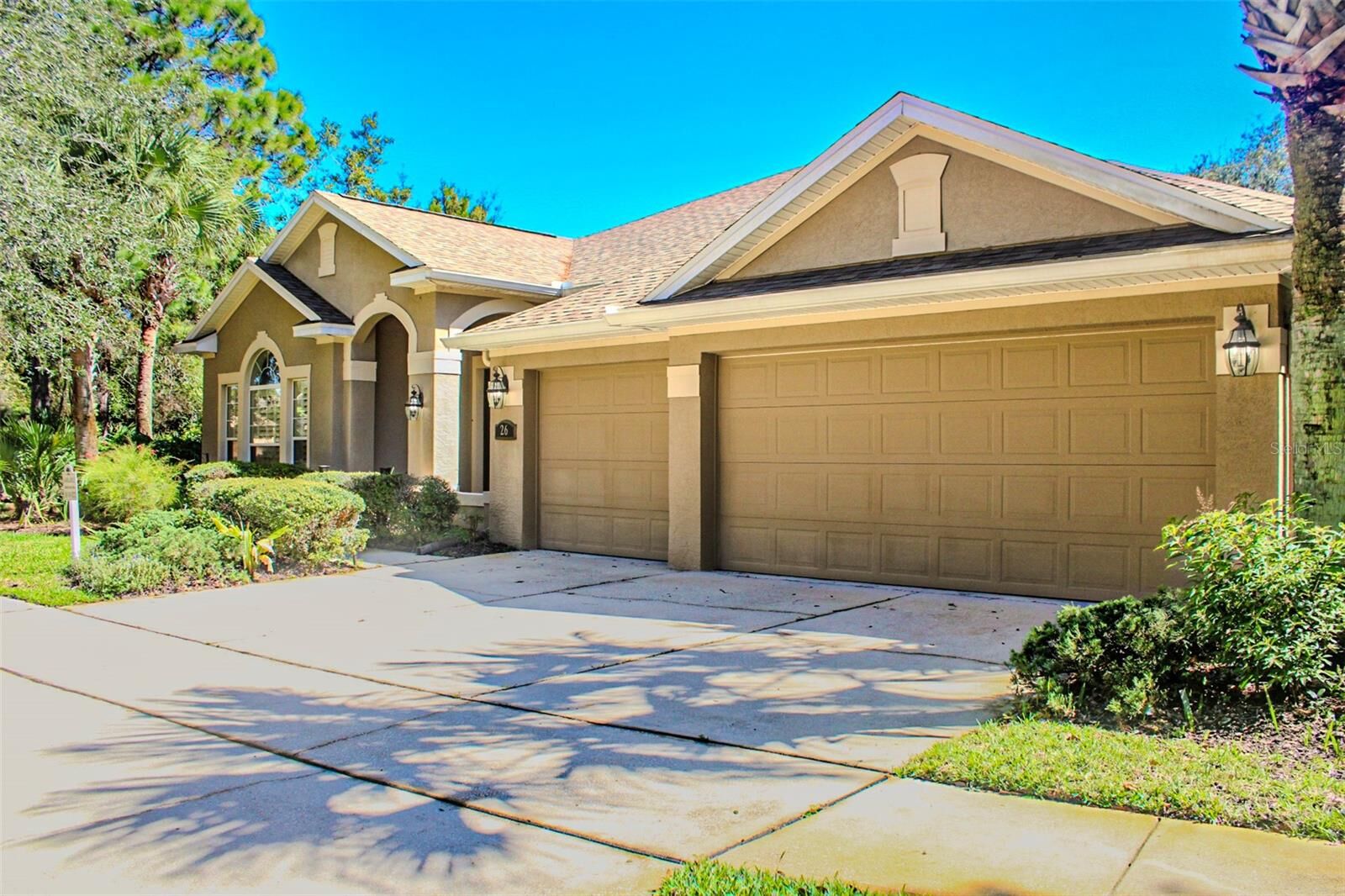 Property Photo:  26 N Park Circle  FL 32137 