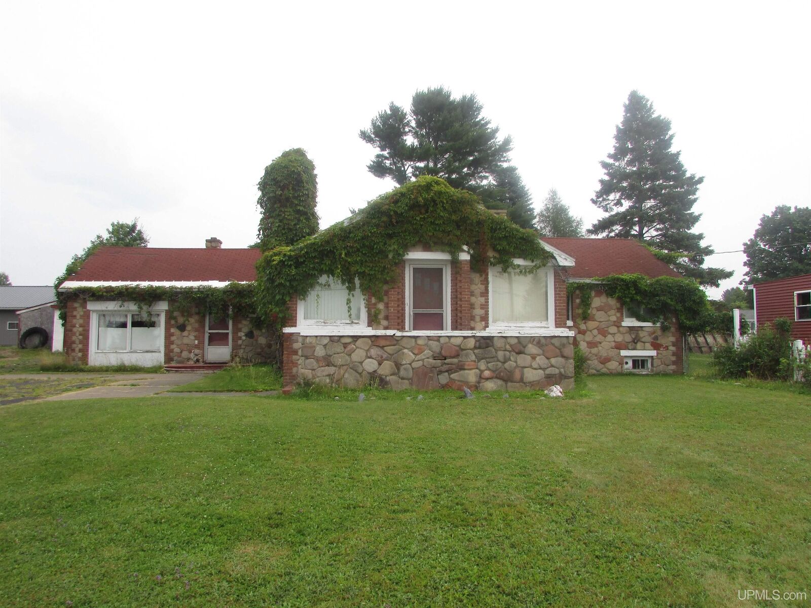 Property Photo: 1023 N Main Street MI 49946
