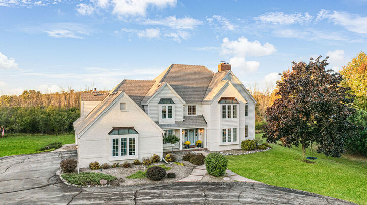 Property Photo: 824 W Fox Hunt Trce WI 53092