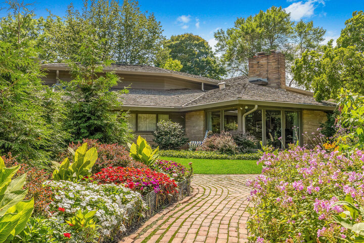 1530 W Cedar Ln  River Hills WI 53217 photo