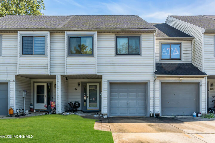 87 Lexington Circle  Matawan NJ 07747 photo